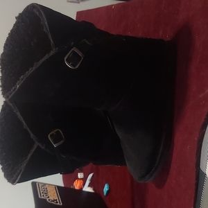 Black tall Bearpaw boots size 9